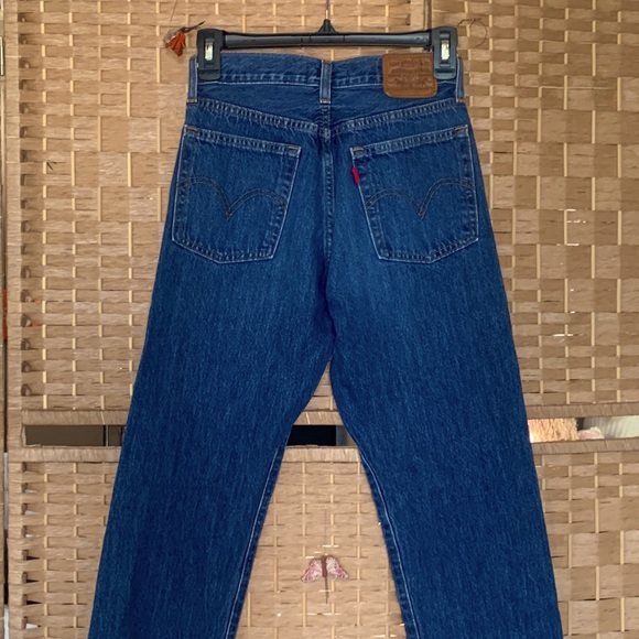 Levi’s Premium Wedgie Straight Jean - Picture 8 of 10